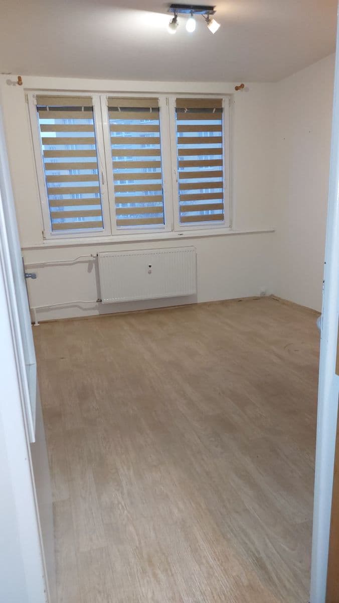 Pronájem bytu 3+1 65 m², Pod Hůrkou, Klatovy, Plzeňský kraj Pronájem bytu 3+1 65 m², Pod Hůrkou, Klatovy, Plzeňský kraj