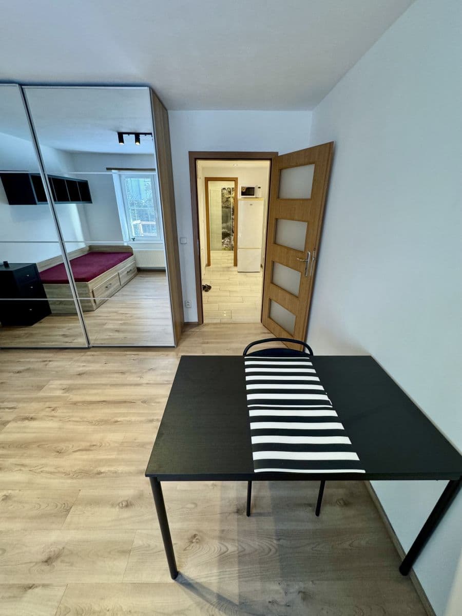 Pronájem bytu 1+kk 30 m², Hajní, Praha, Praha Pronájem bytu 1+kk 30 m², Hajní, Praha, Praha