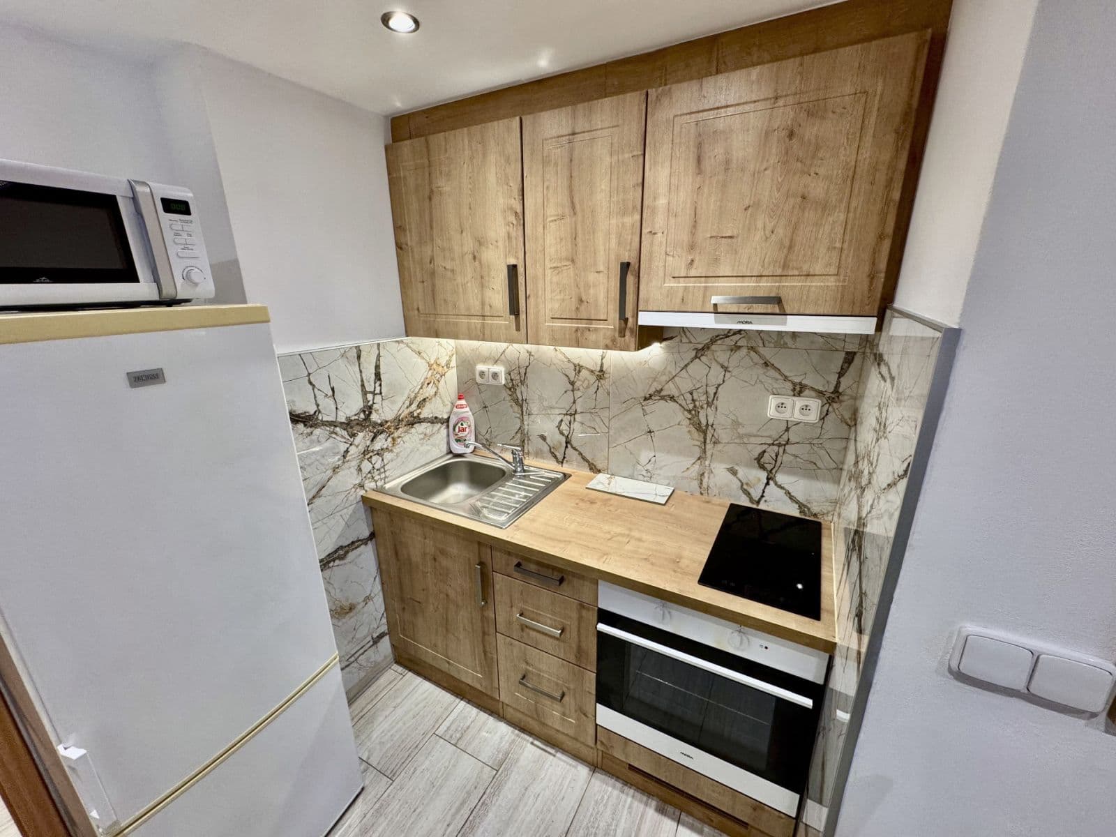 Pronájem bytu 1+kk 30 m², Hajní, Praha, Praha Pronájem bytu 1+kk 30 m², Hajní, Praha, Praha