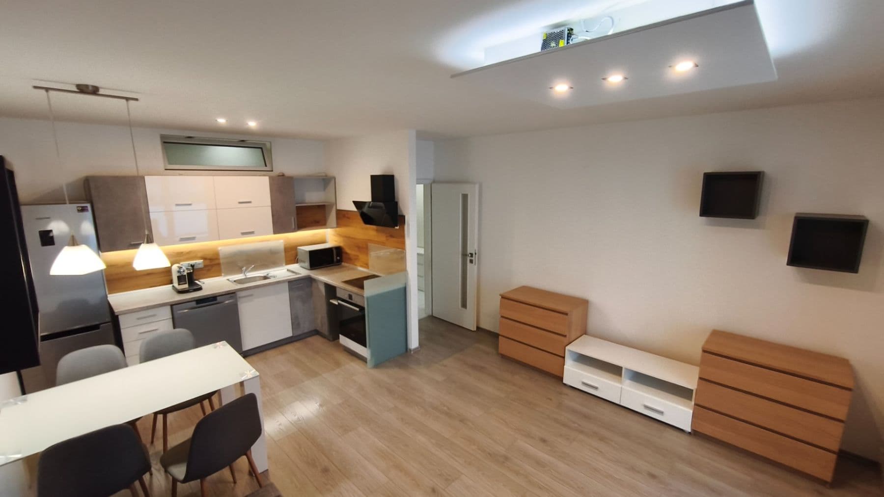 Pronájem bytu 3+kk 57 m², Na Okraji, Hořovice, Středočeský kraj Pronájem bytu 3+kk 57 m², Na Okraji, Hořovice, Středočeský kraj