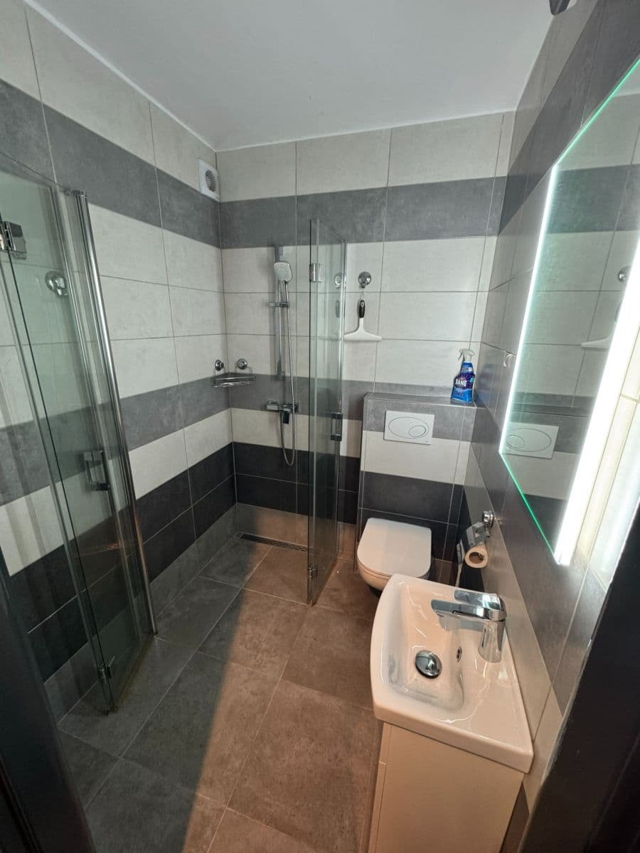 Pronájem bytu Garsoniéra 29 m², 1. máje, Uhlířské Janovice, Středočeský kraj Pronájem bytu Garsoniéra 29 m², 1. máje, Uhlířské Janovice, Středočeský kraj