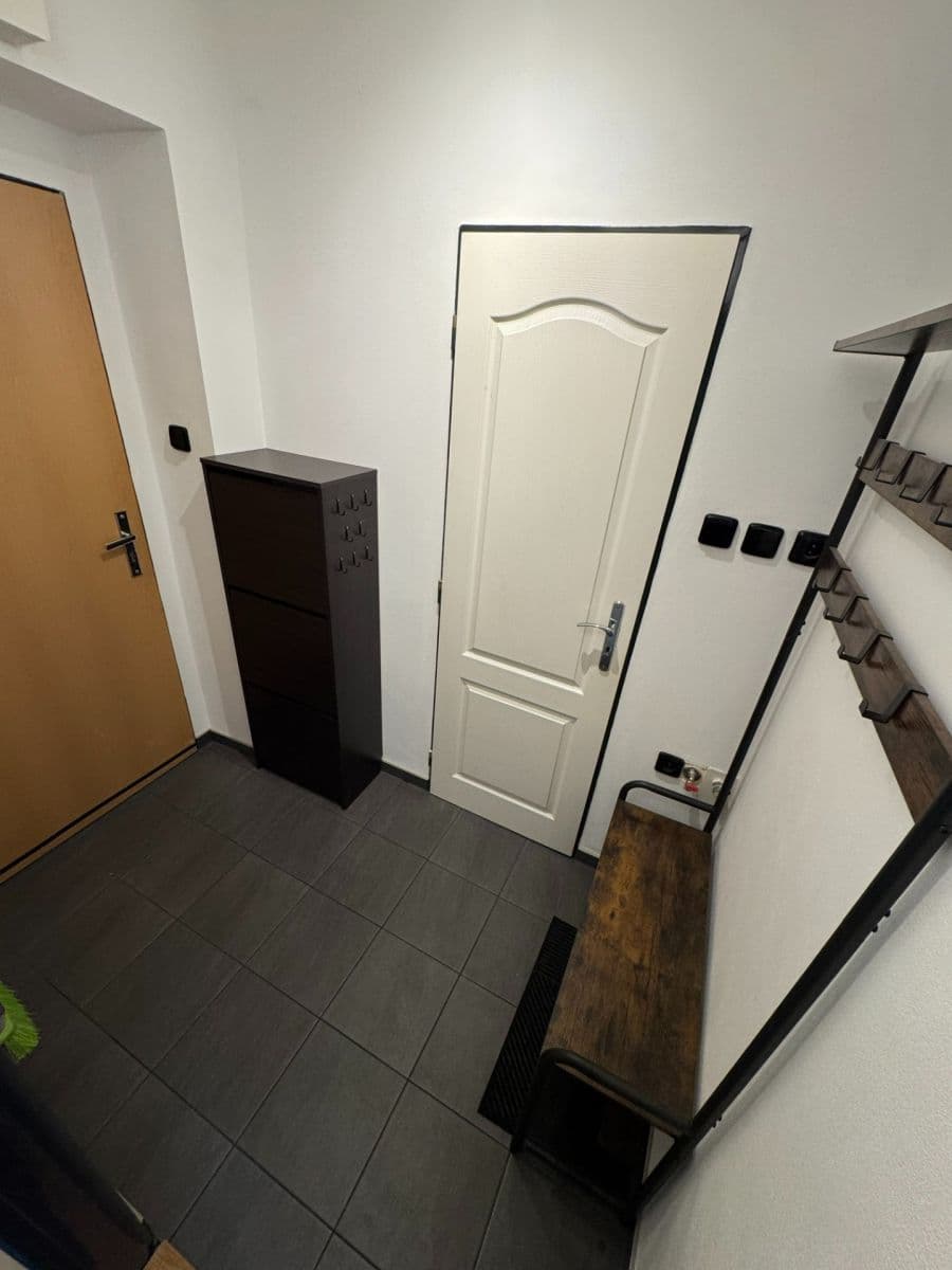 Pronájem bytu Garsoniéra 29 m², 1. máje, Uhlířské Janovice, Středočeský kraj Pronájem bytu Garsoniéra 29 m², 1. máje, Uhlířské Janovice, Středočeský kraj