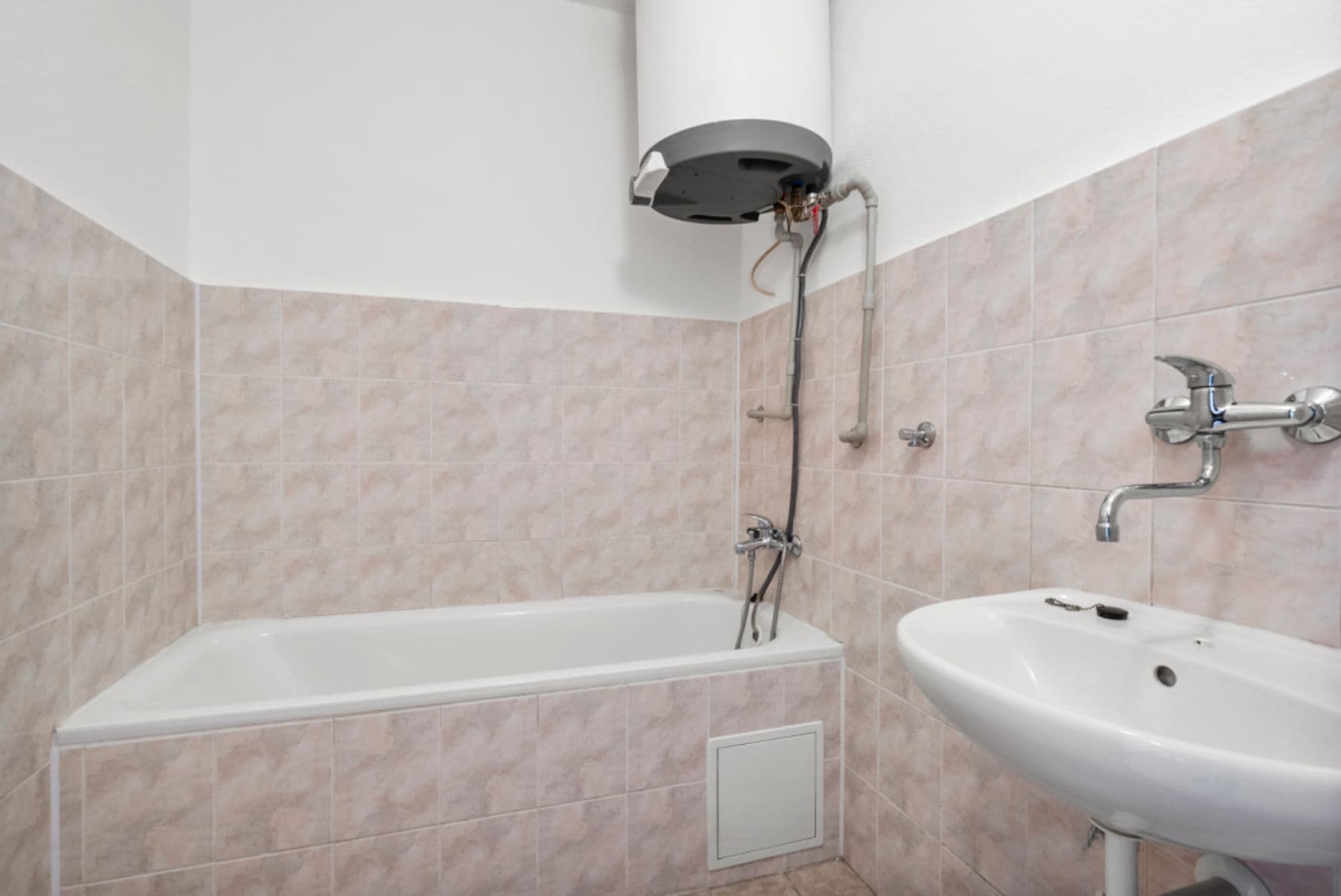 Prodej bytu 3+1 75 m², Jedlová, Pardubický kraj Prodej bytu 3+1 75 m², Jedlová, Pardubický kraj