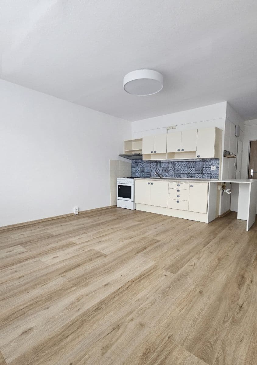 Pronájem bytu 2+kk 37 m², Jeronýmova, Jablonec nad Nisou, Liberecký kraj Pronájem bytu 2+kk 37 m², Jeronýmova, Jablonec nad Nisou, Liberecký kraj