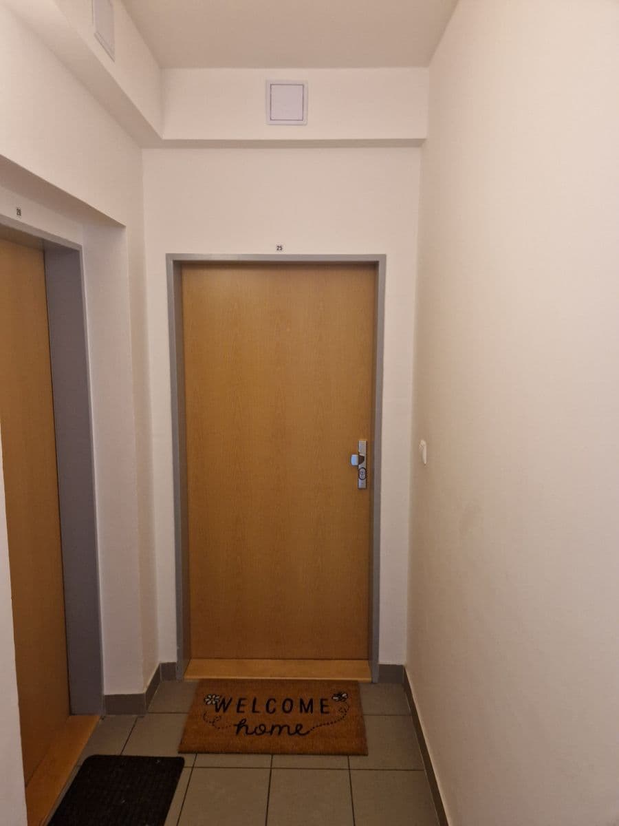 Pronájem bytu 2+kk 40 m², Tupolevova, Praha, Praha Pronájem bytu 2+kk 40 m², Tupolevova, Praha, Praha