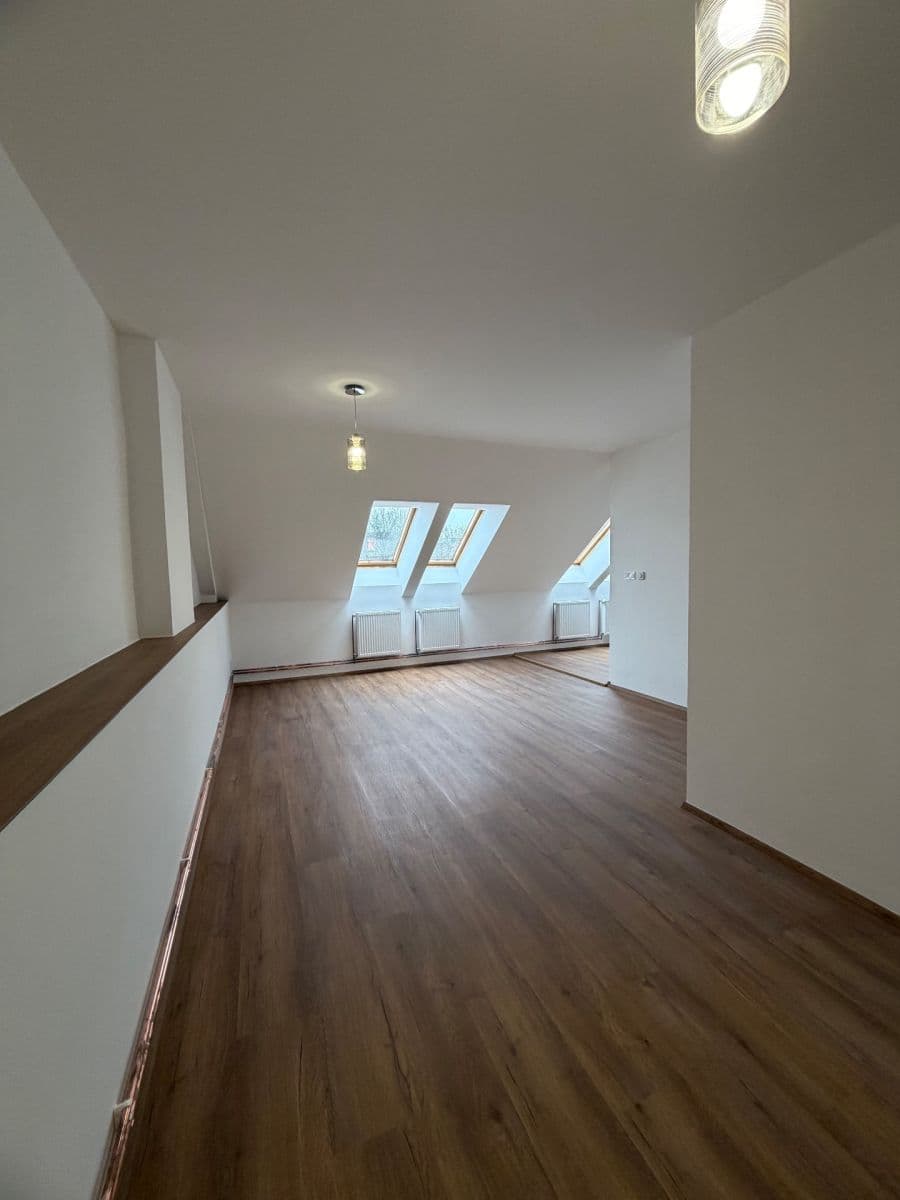 Pronájem bytu 3+1 104 m², Masarykova třída, Teplice, Ústecký kraj Pronájem bytu 3+1 104 m², Masarykova třída, Teplice, Ústecký kraj