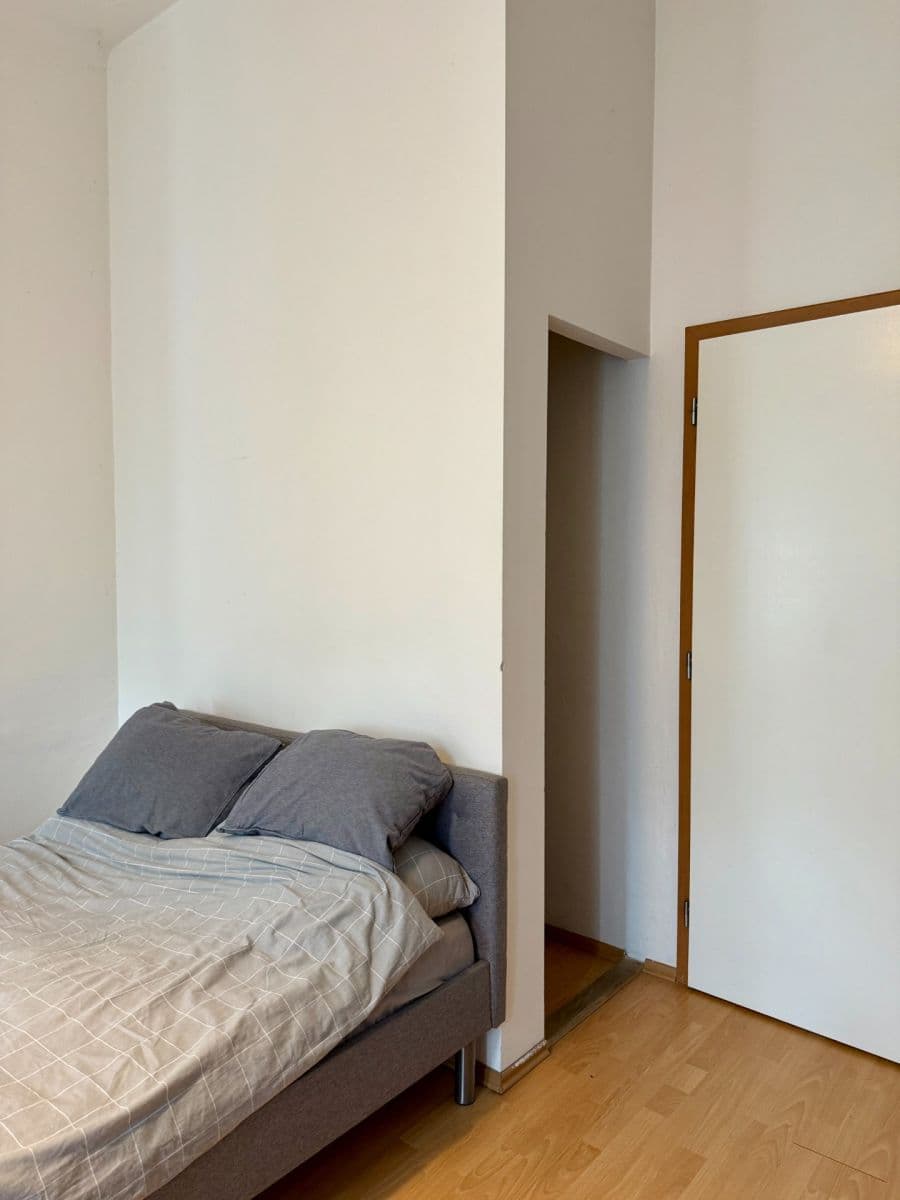 Pronájem bytu 1+1 44 m², Husitská, Praha, Praha Pronájem bytu 1+1 44 m², Husitská, Praha, Praha