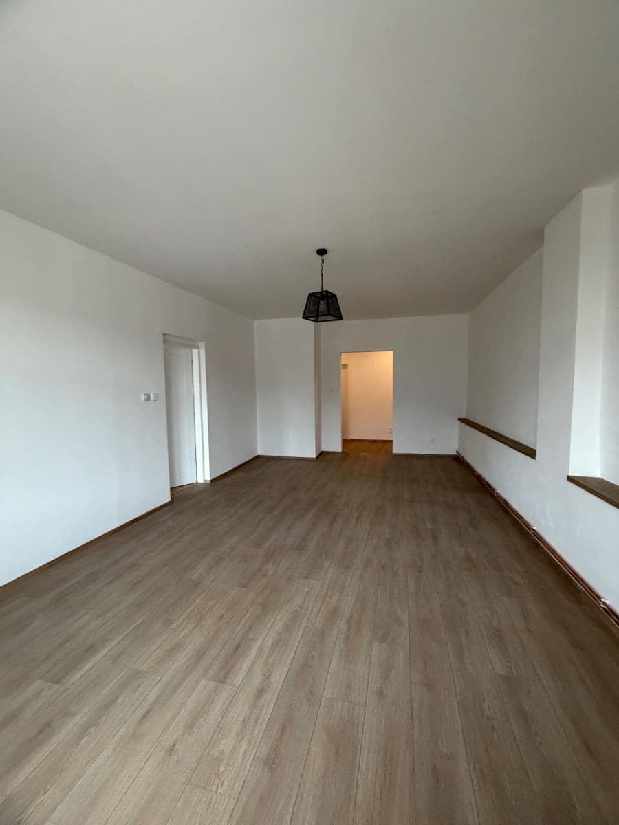 Pronájem bytu 2+1 86 m², Masarykova třída, Teplice, Ústecký kraj Pronájem bytu 2+1 86 m², Masarykova třída, Teplice, Ústecký kraj