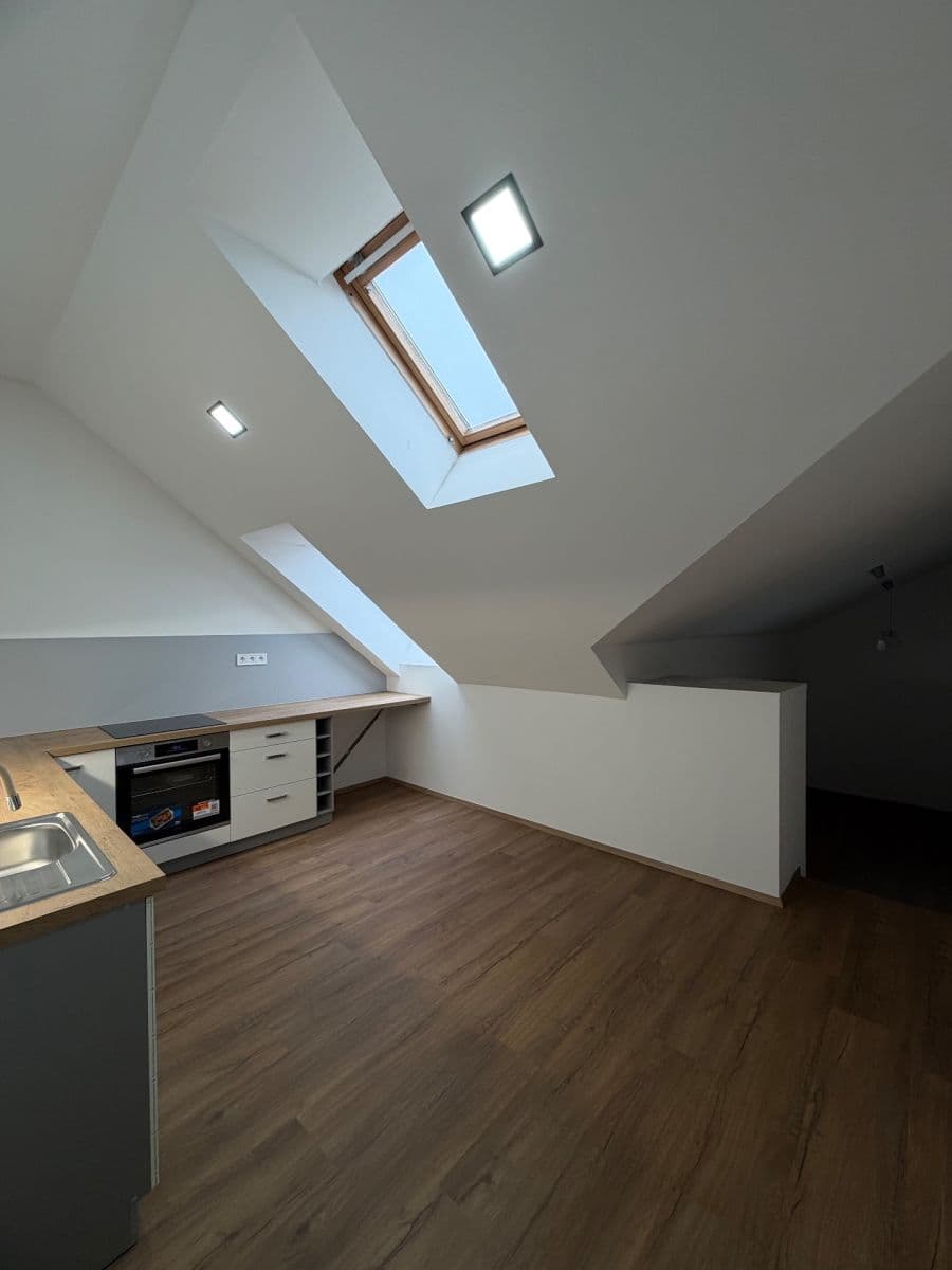 Pronájem bytu 2+1 86 m², Masarykova třída, Teplice, Ústecký kraj Pronájem bytu 2+1 86 m², Masarykova třída, Teplice, Ústecký kraj