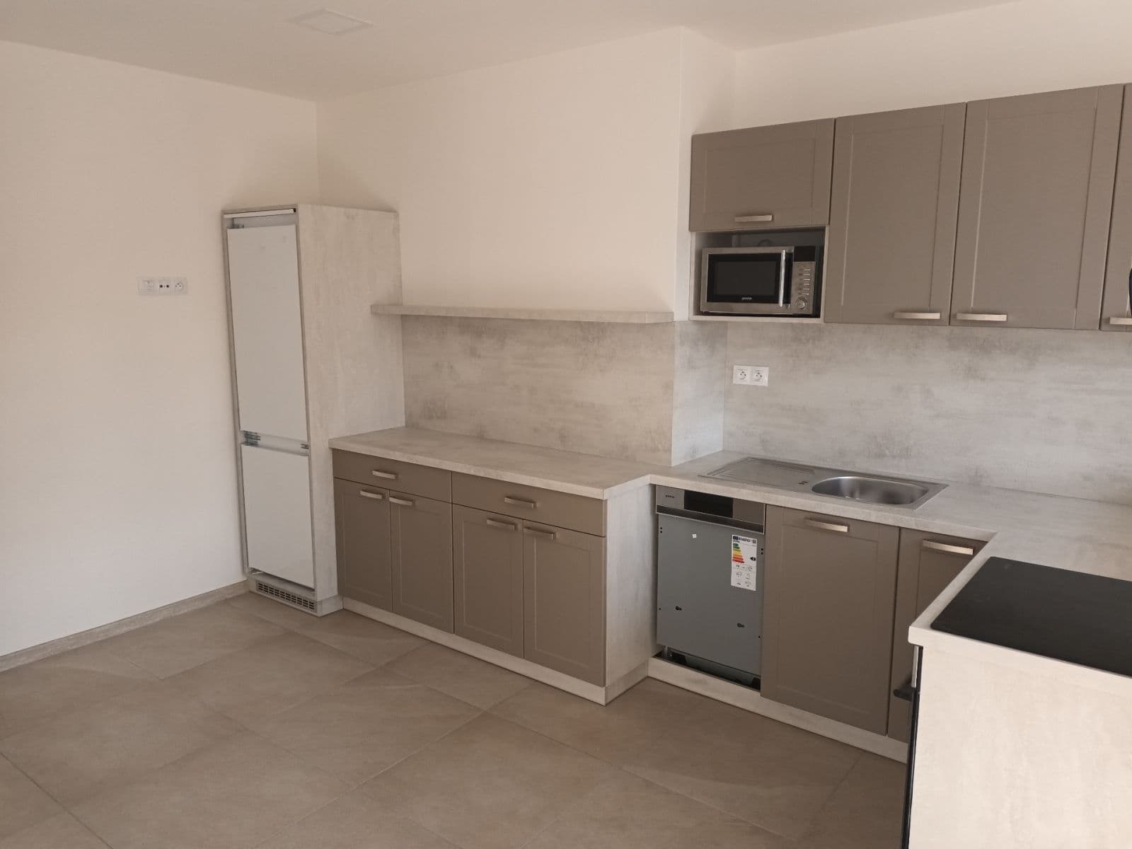 Pronájem bytu 2+kk 55 m², 4. května, Želechovice nad Dřevnicí, Zlínský kraj Pronájem bytu 2+kk 55 m², 4. května, Želechovice nad Dřevnicí, Zlínský kraj