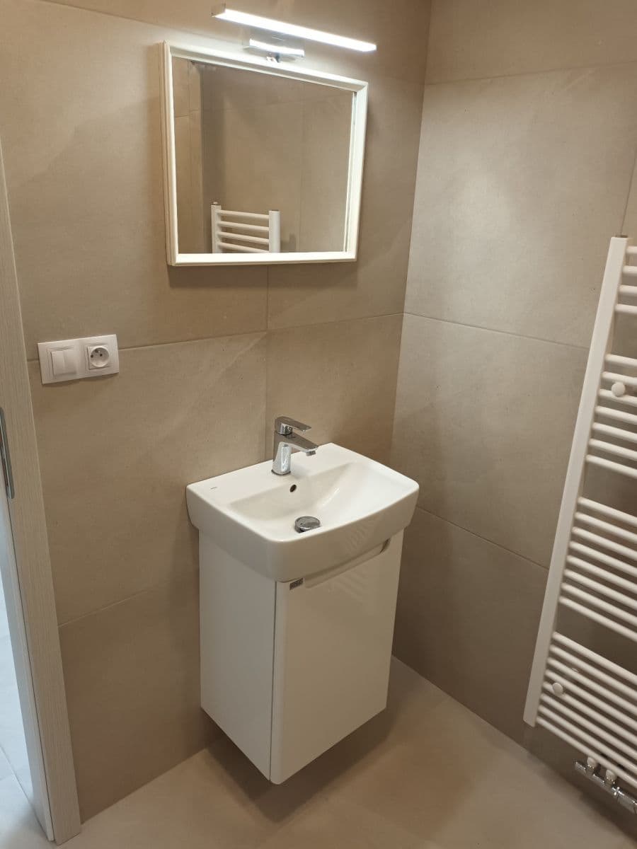 Pronájem bytu 2+kk 55 m², 4. května, Želechovice nad Dřevnicí, Zlínský kraj Pronájem bytu 2+kk 55 m², 4. května, Želechovice nad Dřevnicí, Zlínský kraj