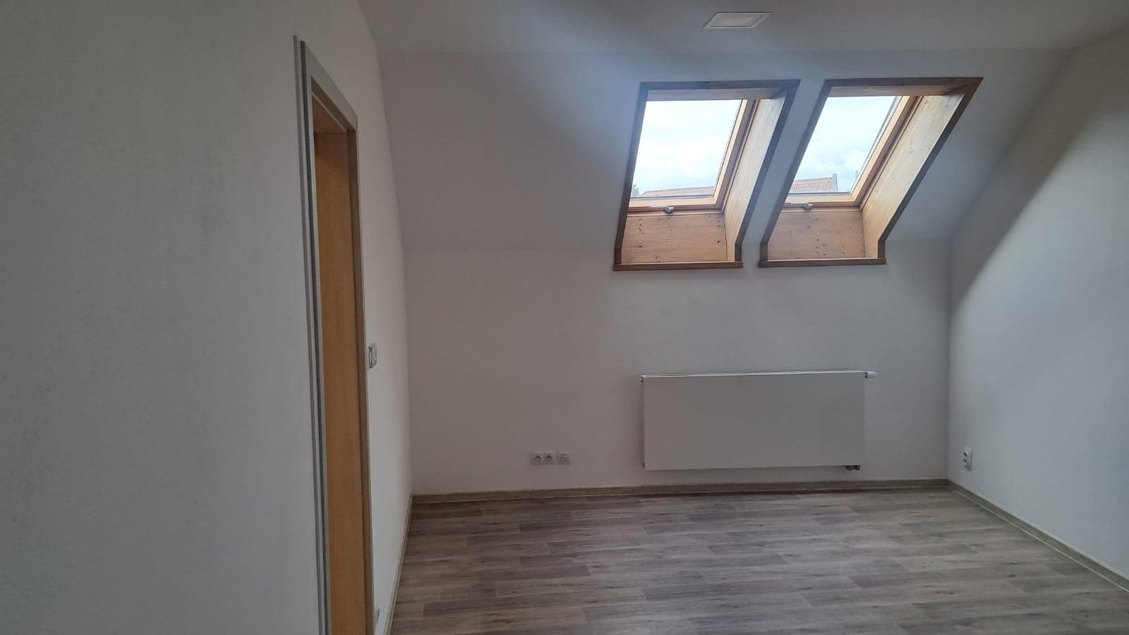 Pronájem bytu 2+kk 55 m², 4. května, Želechovice nad Dřevnicí, Zlínský kraj Pronájem bytu 2+kk 55 m², 4. května, Želechovice nad Dřevnicí, Zlínský kraj