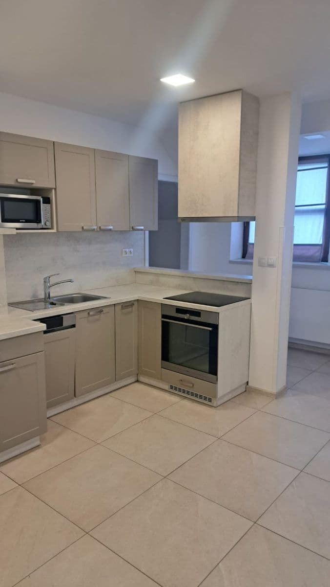 Pronájem bytu 2+kk 55 m², 4. května, Želechovice nad Dřevnicí, Zlínský kraj Pronájem bytu 2+kk 55 m², 4. května, Želechovice nad Dřevnicí, Zlínský kraj