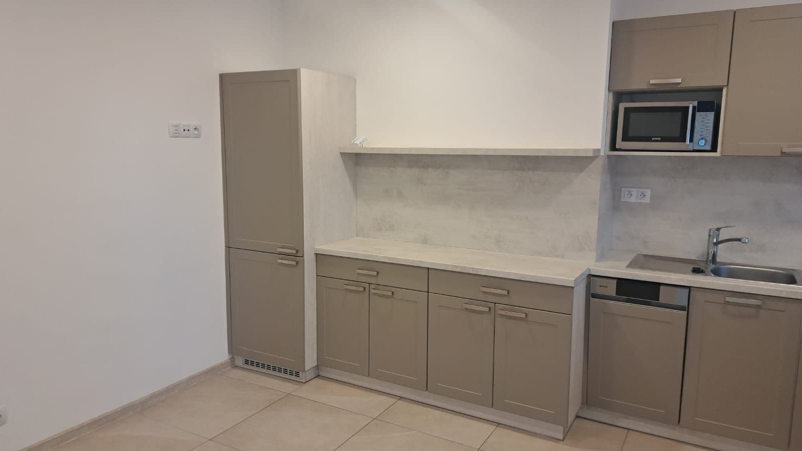 Pronájem bytu 2+kk 55 m², 4. května, Želechovice nad Dřevnicí, Zlínský kraj Pronájem bytu 2+kk 55 m², 4. května, Želechovice nad Dřevnicí, Zlínský kraj