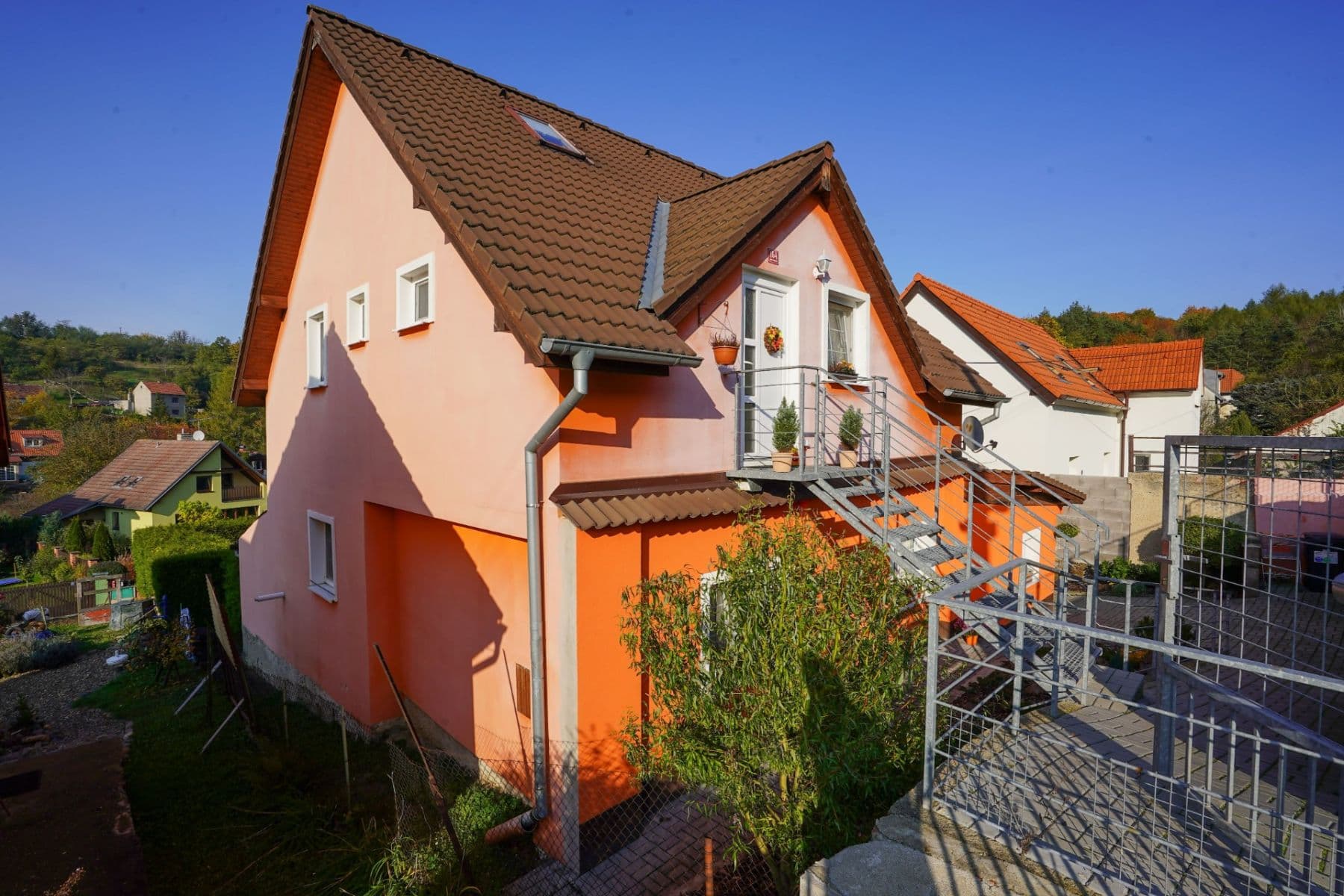 Pronájem domu 250 m², pozemek 600 m², K Višňovce, Úholičky, Středočeský kraj Pronájem domu 250 m², pozemek 600 m², K Višňovce, Úholičky, Středočeský kraj