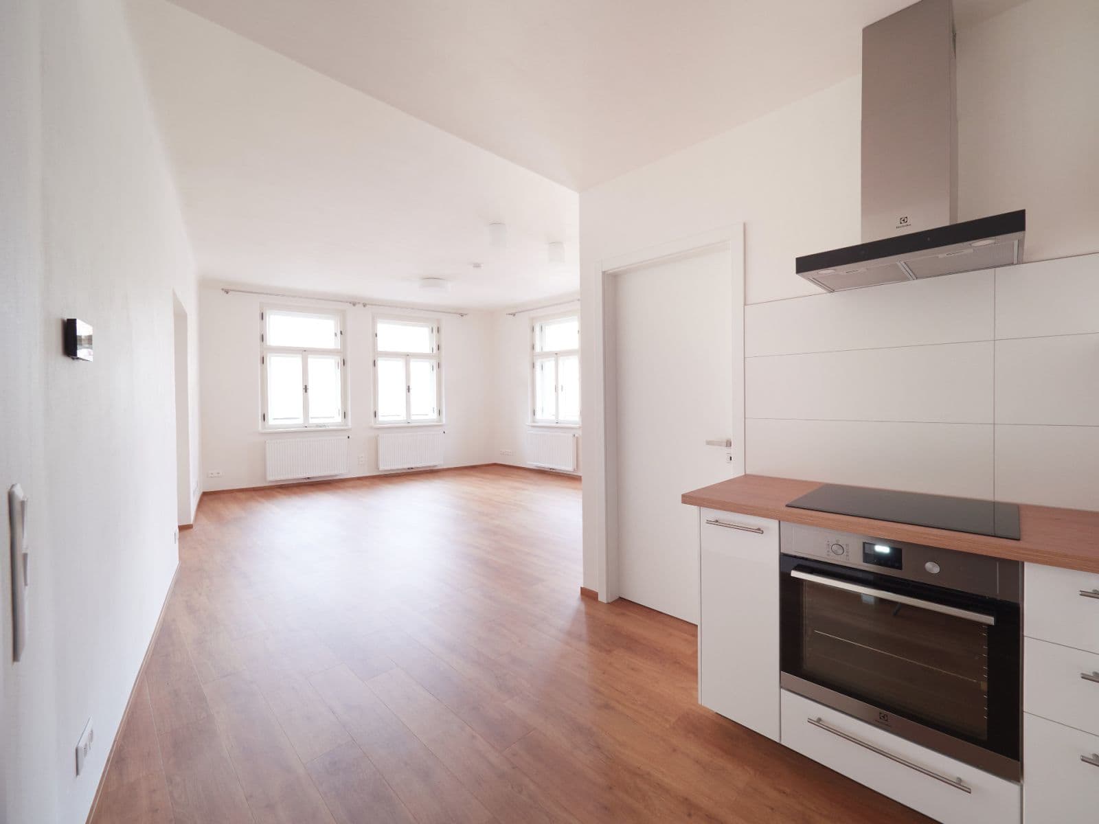 Pronájem bytu 4+kk 115 m², Kolínská, Praha, Praha Pronájem bytu 4+kk 115 m², Kolínská, Praha, Praha