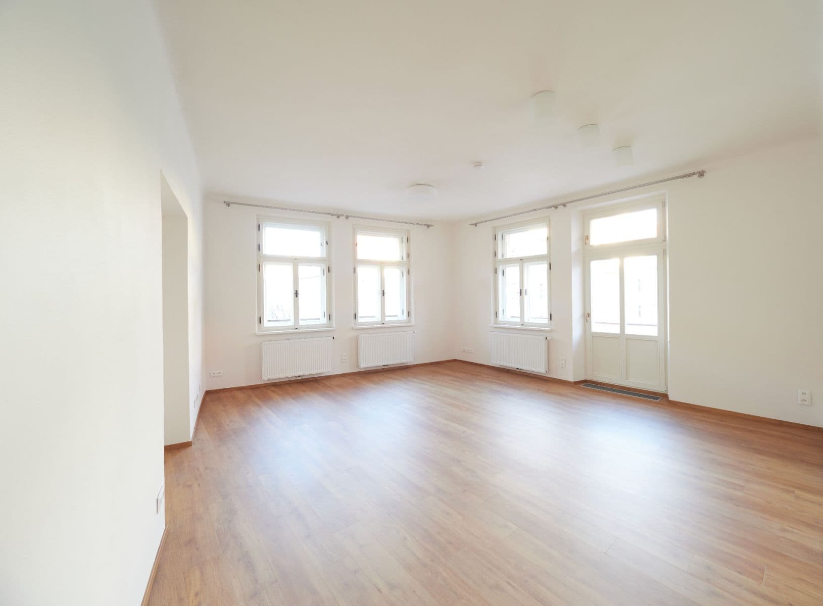 Pronájem bytu 4+kk 115 m², Kolínská, Praha, Praha Pronájem bytu 4+kk 115 m², Kolínská, Praha, Praha
