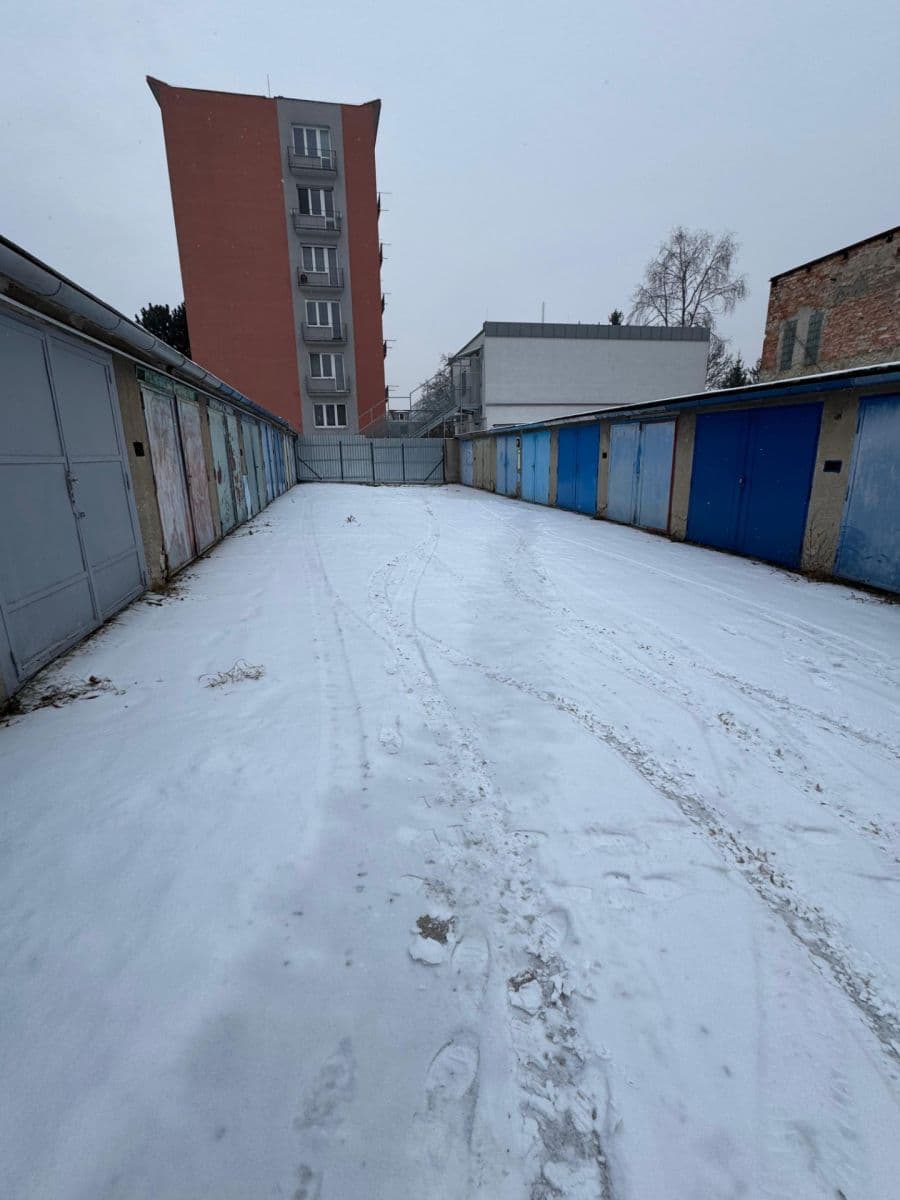 Pronájem garáže 17 m², Bulharská, Brno, Jihomoravský kraj Pronájem garáže 17 m², Bulharská, Brno, Jihomoravský kraj