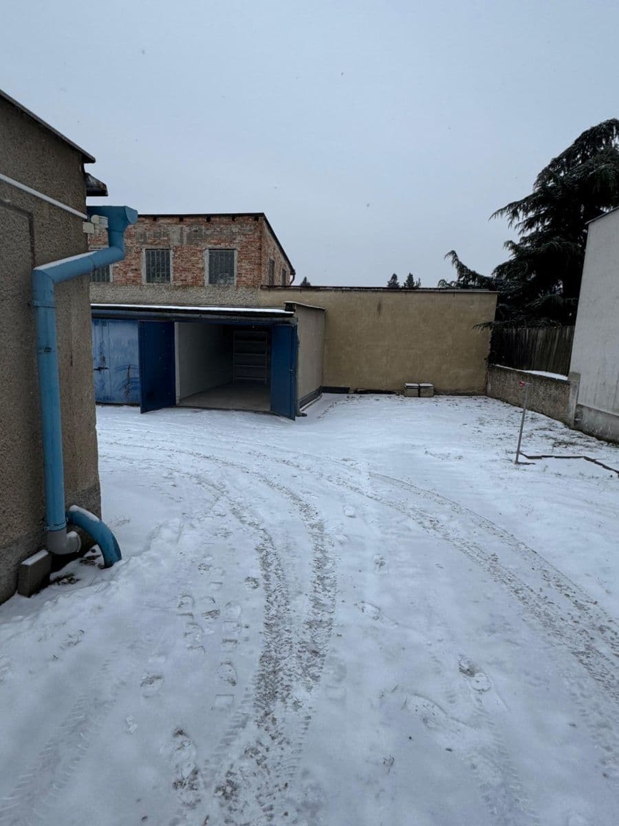 Pronájem garáže 17 m², Bulharská, Brno, Jihomoravský kraj Pronájem garáže 17 m², Bulharská, Brno, Jihomoravský kraj