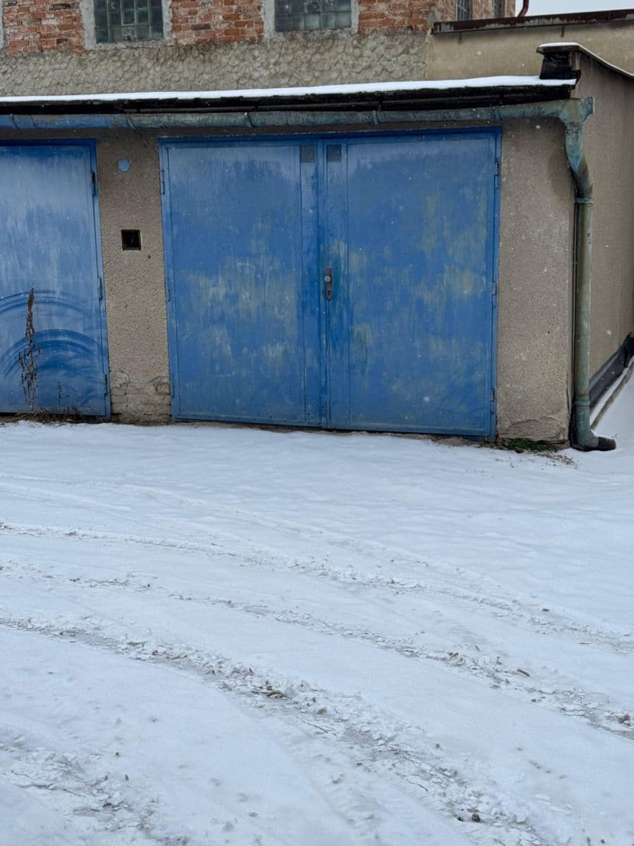 Pronájem garáže 17 m², Bulharská, Brno, Jihomoravský kraj Pronájem garáže 17 m², Bulharská, Brno, Jihomoravský kraj