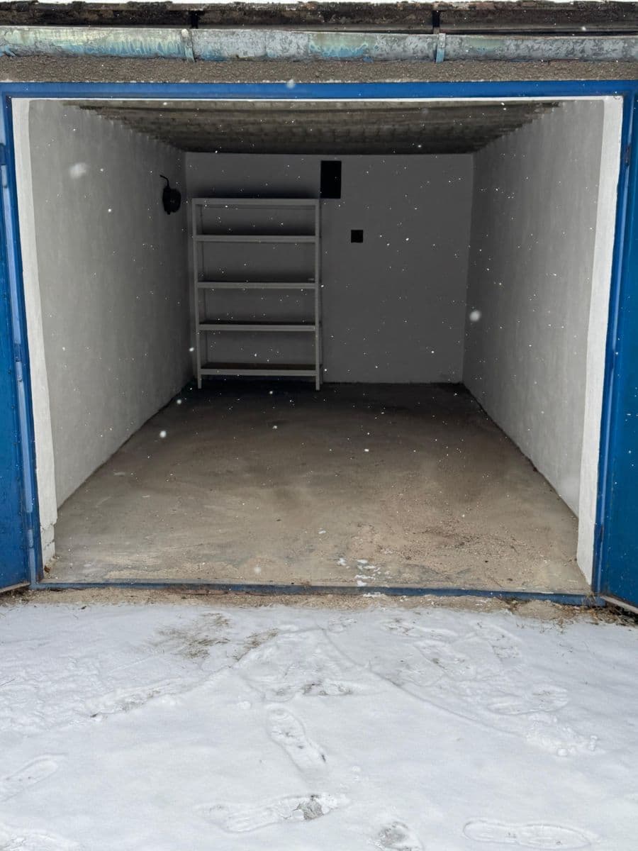 Pronájem garáže 17 m², Bulharská, Brno, Jihomoravský kraj Pronájem garáže 17 m², Bulharská, Brno, Jihomoravský kraj