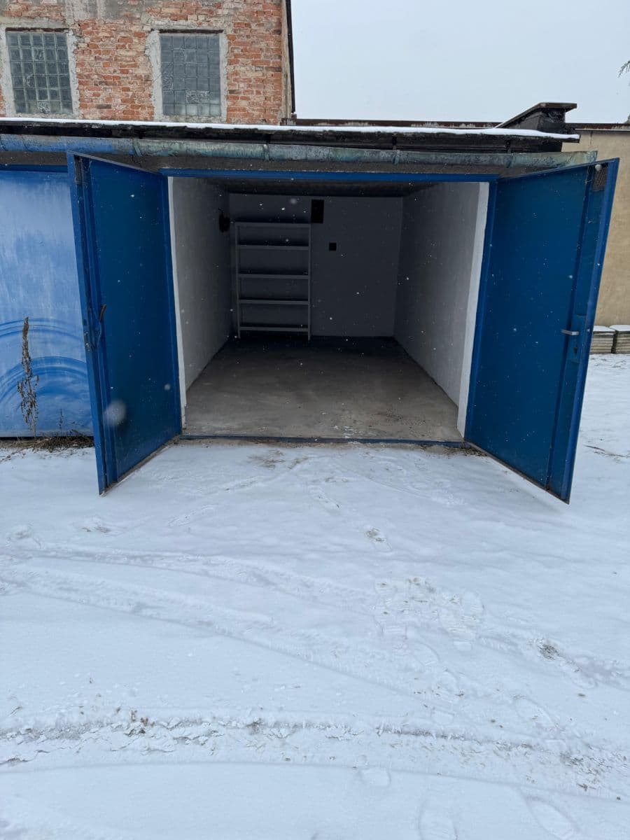 Pronájem garáže 17 m², Bulharská, Brno, Jihomoravský kraj Pronájem garáže 17 m², Bulharská, Brno, Jihomoravský kraj