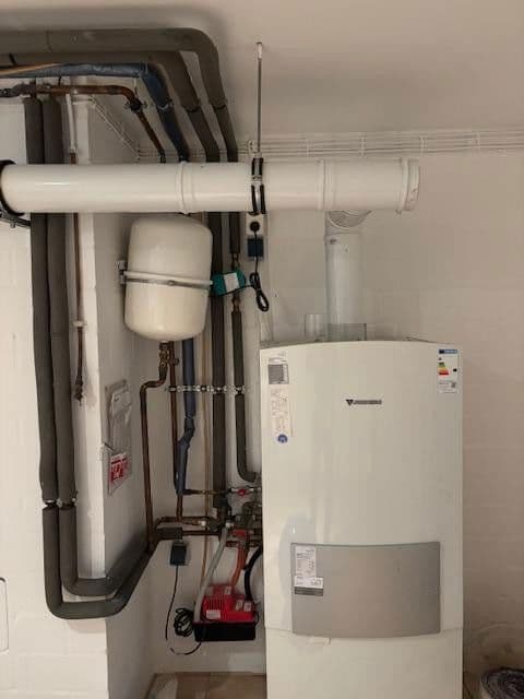 Prodej domu 107 m², pozemek 1.300 m², Bornbachweg 15, Garstedt, Dolní Sasko Prodej domu 107 m², pozemek 1.300 m², Bornbachweg 15, Garstedt, Dolní Sasko