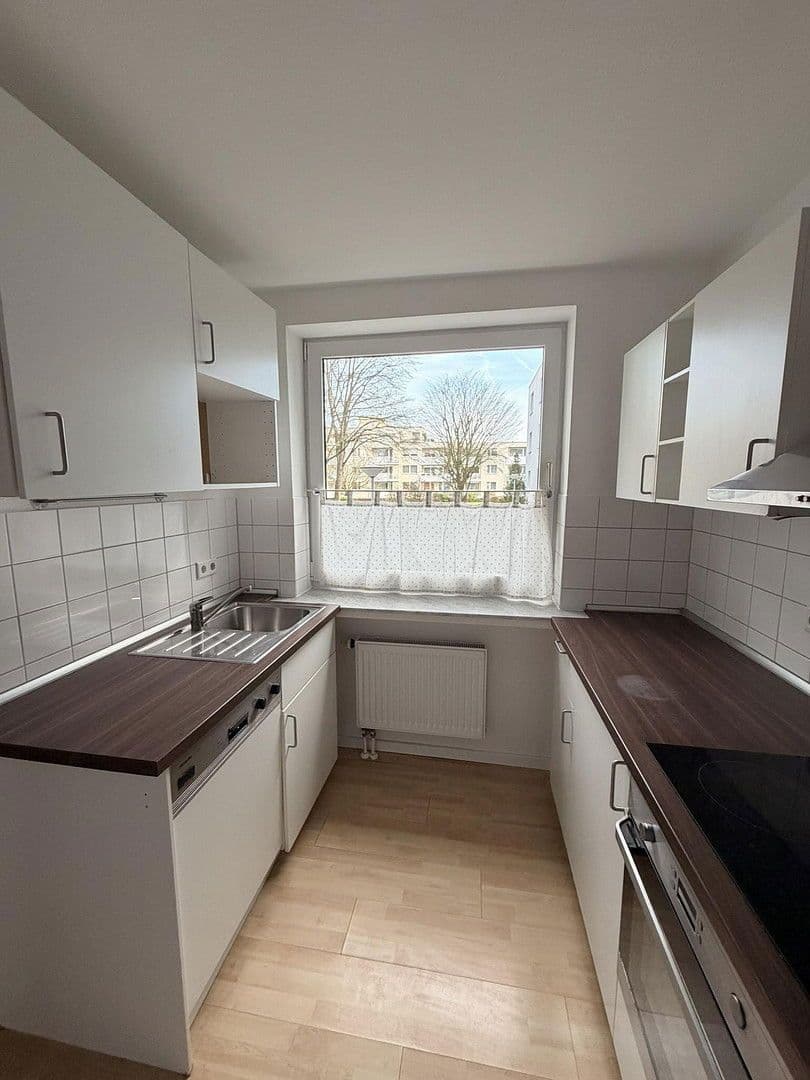 Pronájem bytu 3+1 79 m², Stennerstraße 29, Bielefeld, Severní Porýní-Vestfálsko Pronájem bytu 3+1 79 m², Stennerstraße 29, Bielefeld, Severní Porýní-Vestfálsko