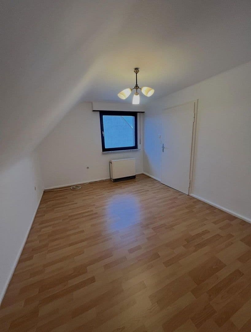 Pronájem bytu 4+1 76 m², Friedrich-Ebert Straße 23, Heddesheim, Bádensko-Württembersko Pronájem bytu 4+1 76 m², Friedrich-Ebert Straße 23, Heddesheim, Bádensko-Württembersko