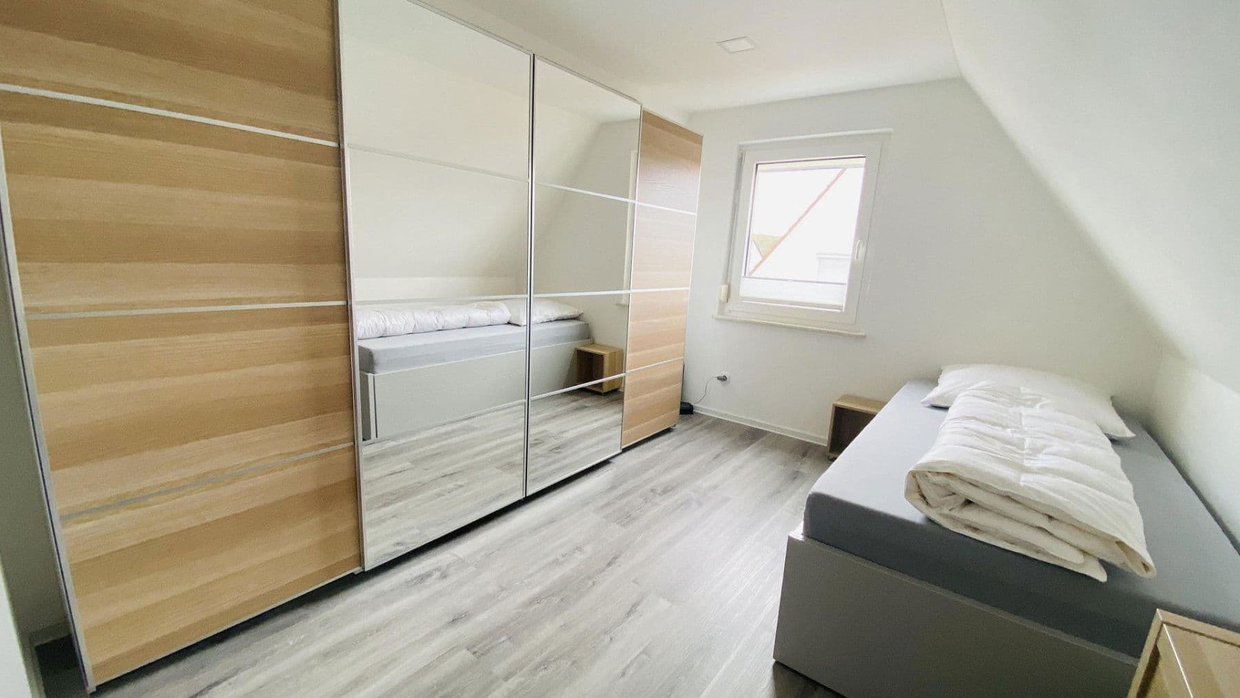 Pronájem bytu 3+1 46 m², Adalbert-Stifter-Straße 12, Uttenreuth, Bavorsko Pronájem bytu 3+1 46 m², Adalbert-Stifter-Straße 12, Uttenreuth, Bavorsko