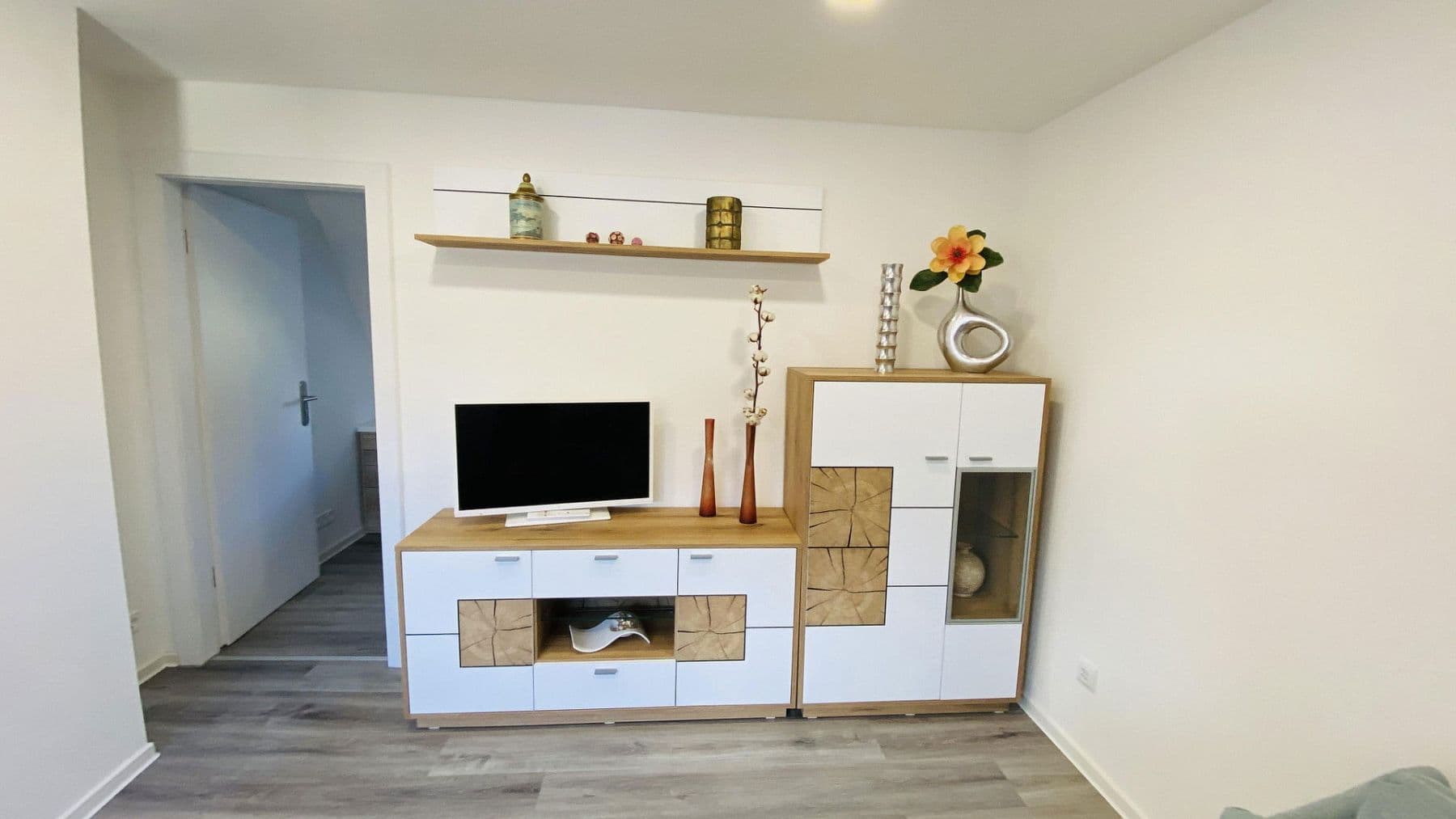 Pronájem bytu 3+1 46 m², Adalbert-Stifter-Straße 12, Uttenreuth, Bavorsko Pronájem bytu 3+1 46 m², Adalbert-Stifter-Straße 12, Uttenreuth, Bavorsko