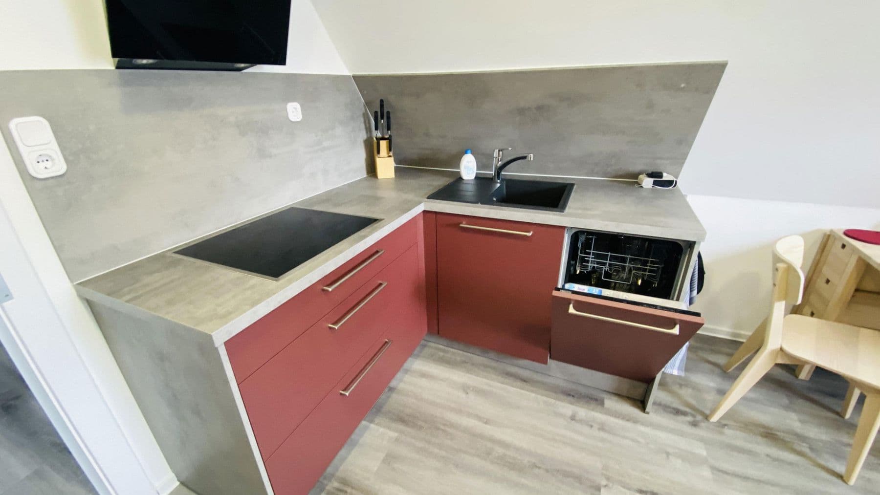 Pronájem bytu 3+1 46 m², Adalbert-Stifter-Straße 12, Uttenreuth, Bavorsko Pronájem bytu 3+1 46 m², Adalbert-Stifter-Straße 12, Uttenreuth, Bavorsko