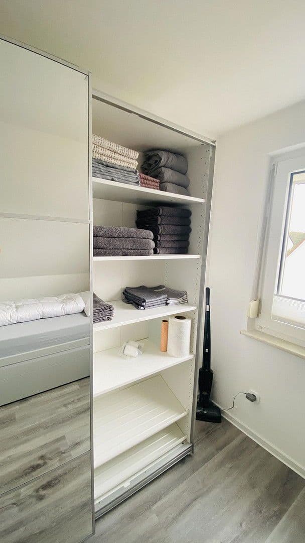 Pronájem bytu 3+1 46 m², Adalbert-Stifter-Straße 12, Uttenreuth, Bavorsko Pronájem bytu 3+1 46 m², Adalbert-Stifter-Straße 12, Uttenreuth, Bavorsko