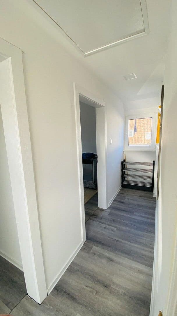 Pronájem bytu 3+1 46 m², Adalbert-Stifter-Straße 12, Uttenreuth, Bavorsko Pronájem bytu 3+1 46 m², Adalbert-Stifter-Straße 12, Uttenreuth, Bavorsko