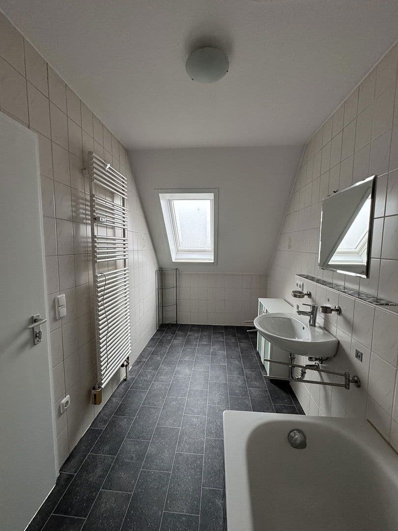 Prodej bytu 4+kk 110 m², Bürgermeister-Wohlfarth-Str. 66, Königsbrunn, Bavorsko Prodej bytu 4+kk 110 m², Bürgermeister-Wohlfarth-Str. 66, Königsbrunn, Bavorsko