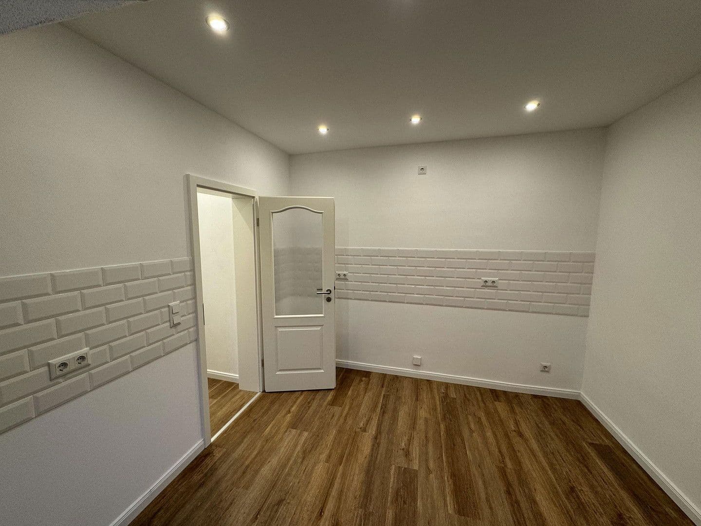 Pronájem bytu 2+1 69 m², Schulstraße 22, Grimma, Sasko Pronájem bytu 2+1 69 m², Schulstraße 22, Grimma, Sasko