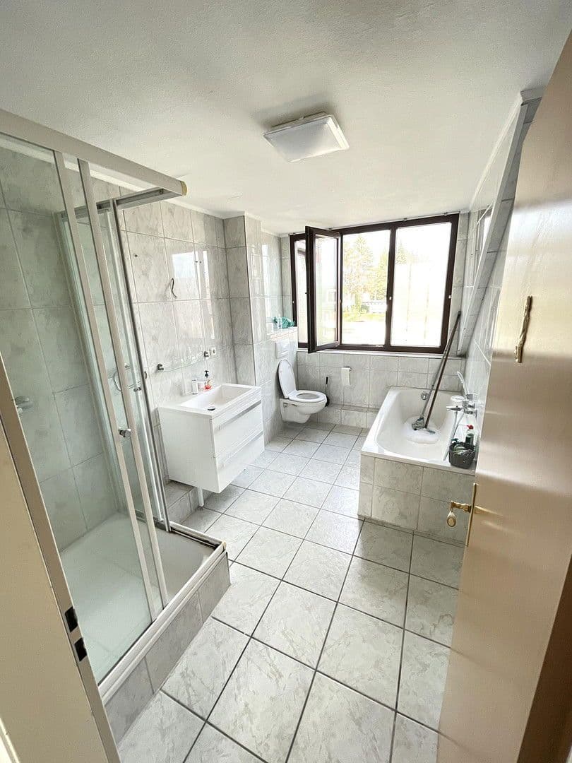 Pronájem bytu 3+1 97 m², Horbacher Straße 333, Cáchy, Severní Porýní-Vestfálsko Pronájem bytu 3+1 97 m², Horbacher Straße 333, Cáchy, Severní Porýní-Vestfálsko