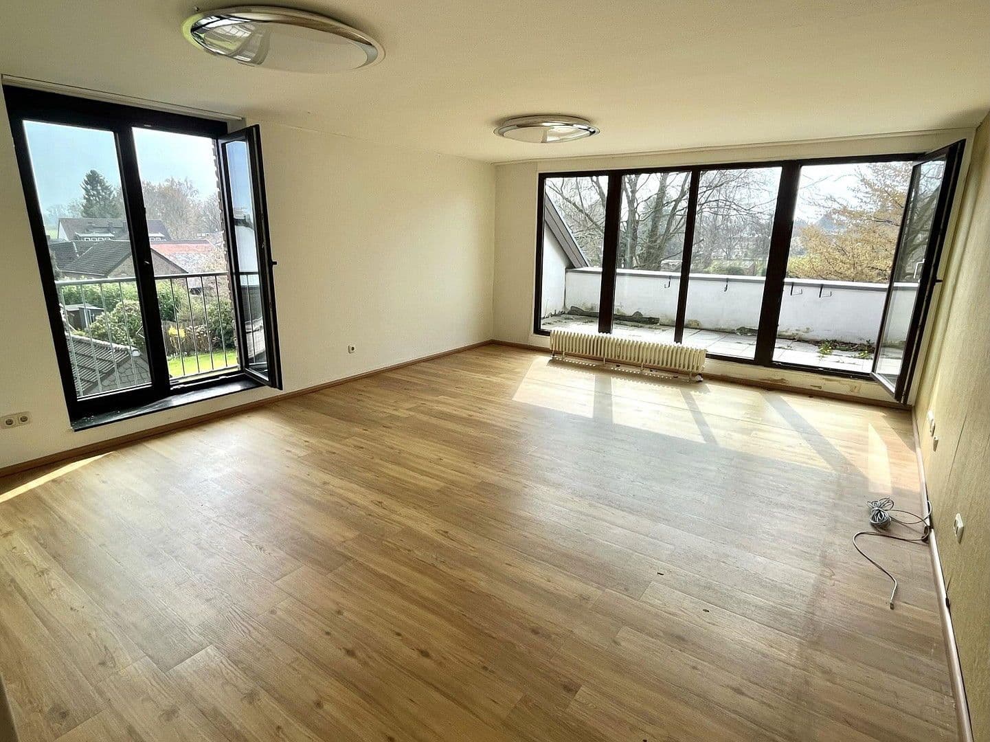 Pronájem bytu 3+1 97 m², Horbacher Straße 333, Cáchy, Severní Porýní-Vestfálsko Pronájem bytu 3+1 97 m², Horbacher Straße 333, Cáchy, Severní Porýní-Vestfálsko