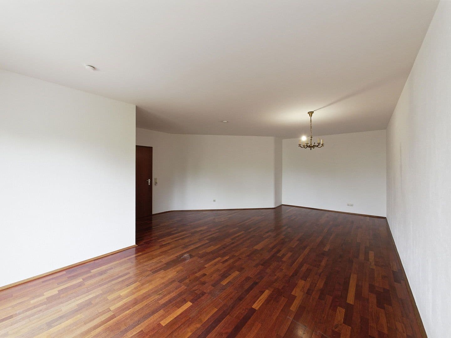 Pronájem bytu 3+1 87 m², Köln, Severní Porýní-Vestfálsko Pronájem bytu 3+1 87 m², Köln, Severní Porýní-Vestfálsko