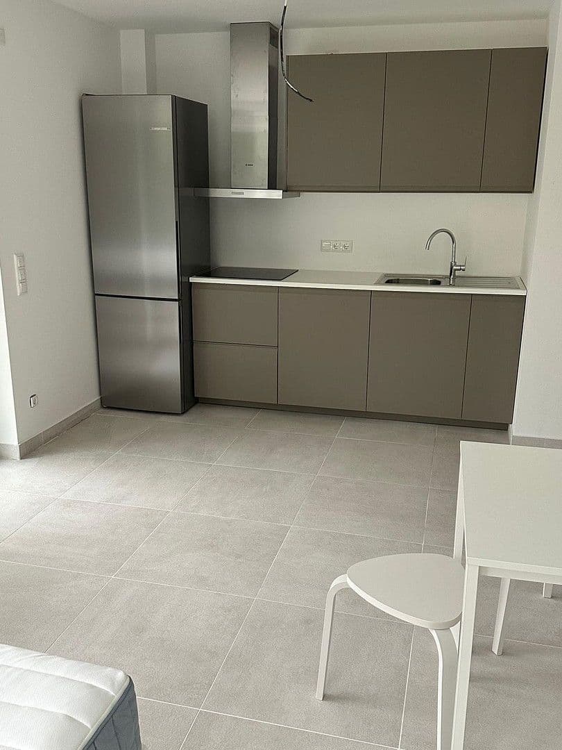 Pronájem bytu 1+1 30 m², Hundert-Morgen-Str. 2B, Kelsterbach, Hessen Pronájem bytu 1+1 30 m², Hundert-Morgen-Str. 2B, Kelsterbach, Hessen