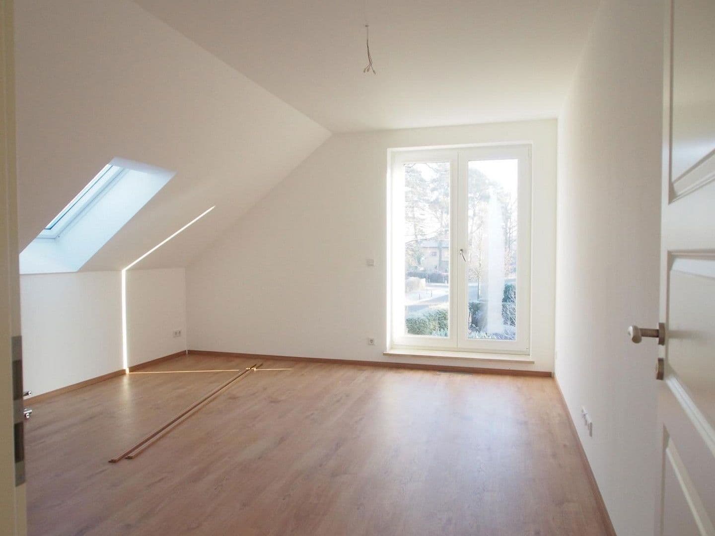 Prodej domu 291 m², pozemek 818 m², Kurt-Tucholsky-Straße 41, Hohen Neuendorf, Braniborsko Prodej domu 291 m², pozemek 818 m², Kurt-Tucholsky-Straße 41, Hohen Neuendorf, Braniborsko