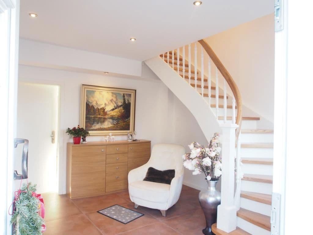 Prodej domu 291 m², pozemek 818 m², Kurt-Tucholsky-Straße 41, Hohen Neuendorf, Braniborsko Prodej domu 291 m², pozemek 818 m², Kurt-Tucholsky-Straße 41, Hohen Neuendorf, Braniborsko