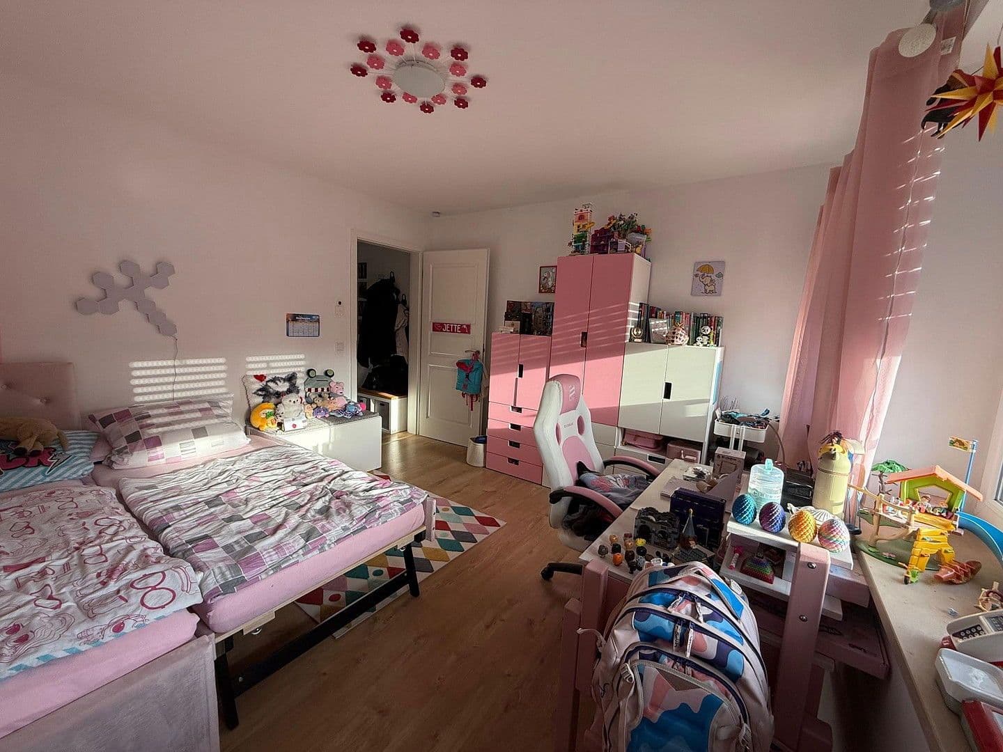 Prodej domu 291 m², pozemek 818 m², Kurt-Tucholsky-Straße 41, Hohen Neuendorf, Braniborsko Prodej domu 291 m², pozemek 818 m², Kurt-Tucholsky-Straße 41, Hohen Neuendorf, Braniborsko