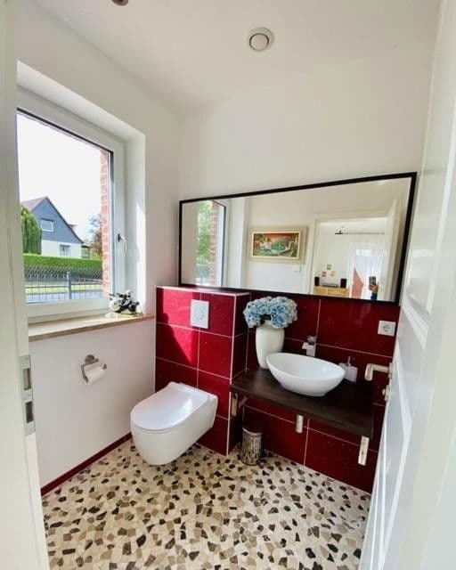 Prodej domu 291 m², pozemek 818 m², Kurt-Tucholsky-Straße 41, Hohen Neuendorf, Braniborsko Prodej domu 291 m², pozemek 818 m², Kurt-Tucholsky-Straße 41, Hohen Neuendorf, Braniborsko