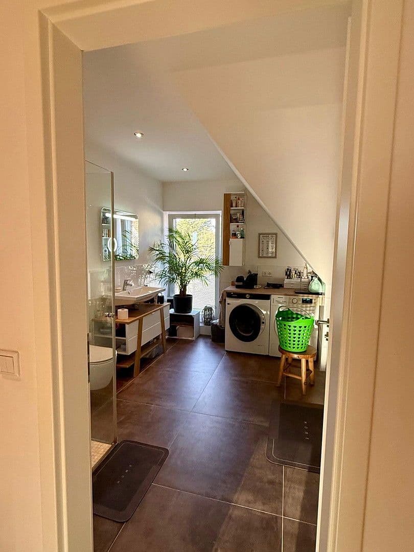 Prodej domu 291 m², pozemek 818 m², Kurt-Tucholsky-Straße 41, Hohen Neuendorf, Braniborsko Prodej domu 291 m², pozemek 818 m², Kurt-Tucholsky-Straße 41, Hohen Neuendorf, Braniborsko