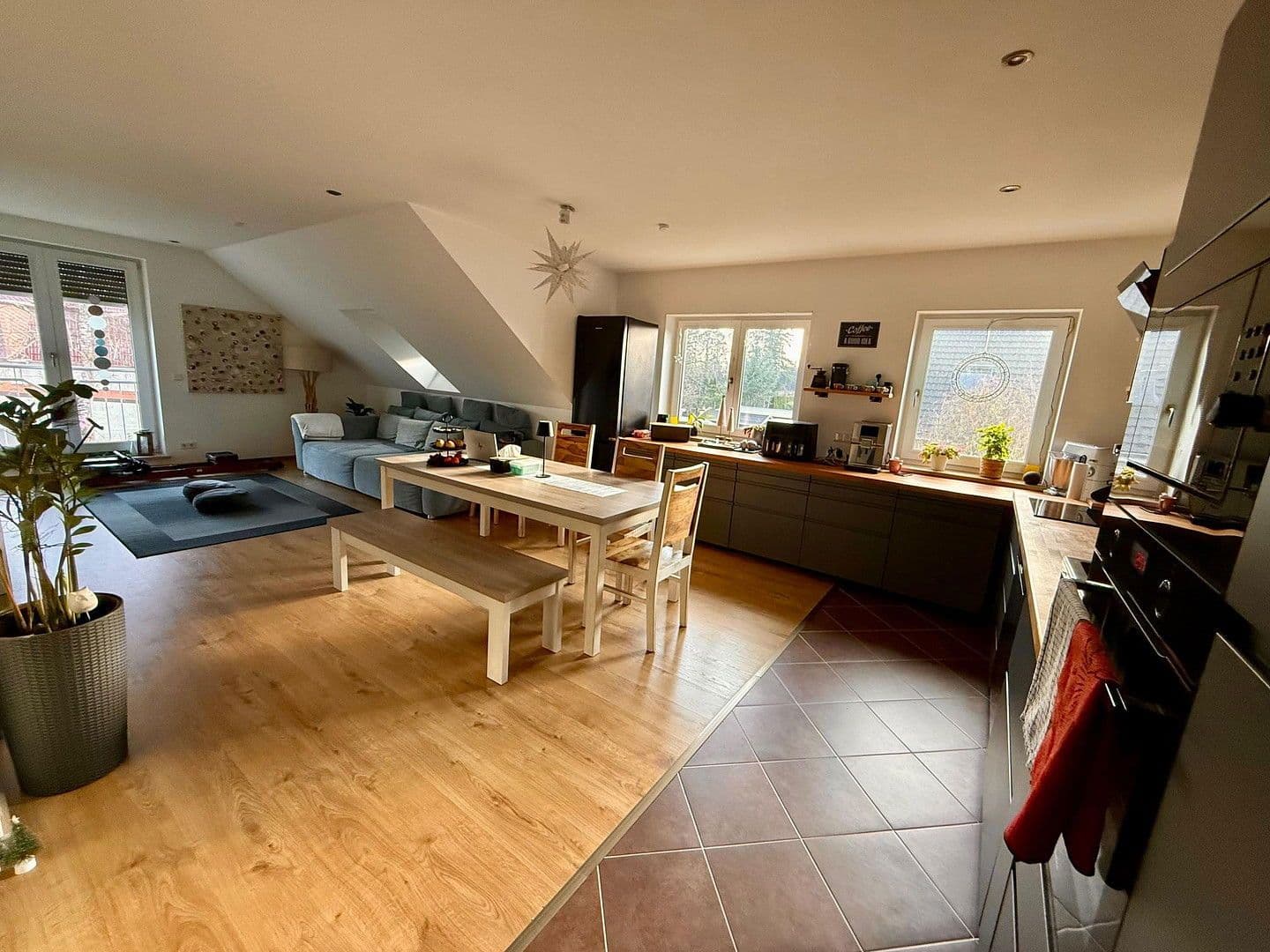 Prodej domu 291 m², pozemek 818 m², Kurt-Tucholsky-Straße 41, Hohen Neuendorf, Braniborsko Prodej domu 291 m², pozemek 818 m², Kurt-Tucholsky-Straße 41, Hohen Neuendorf, Braniborsko