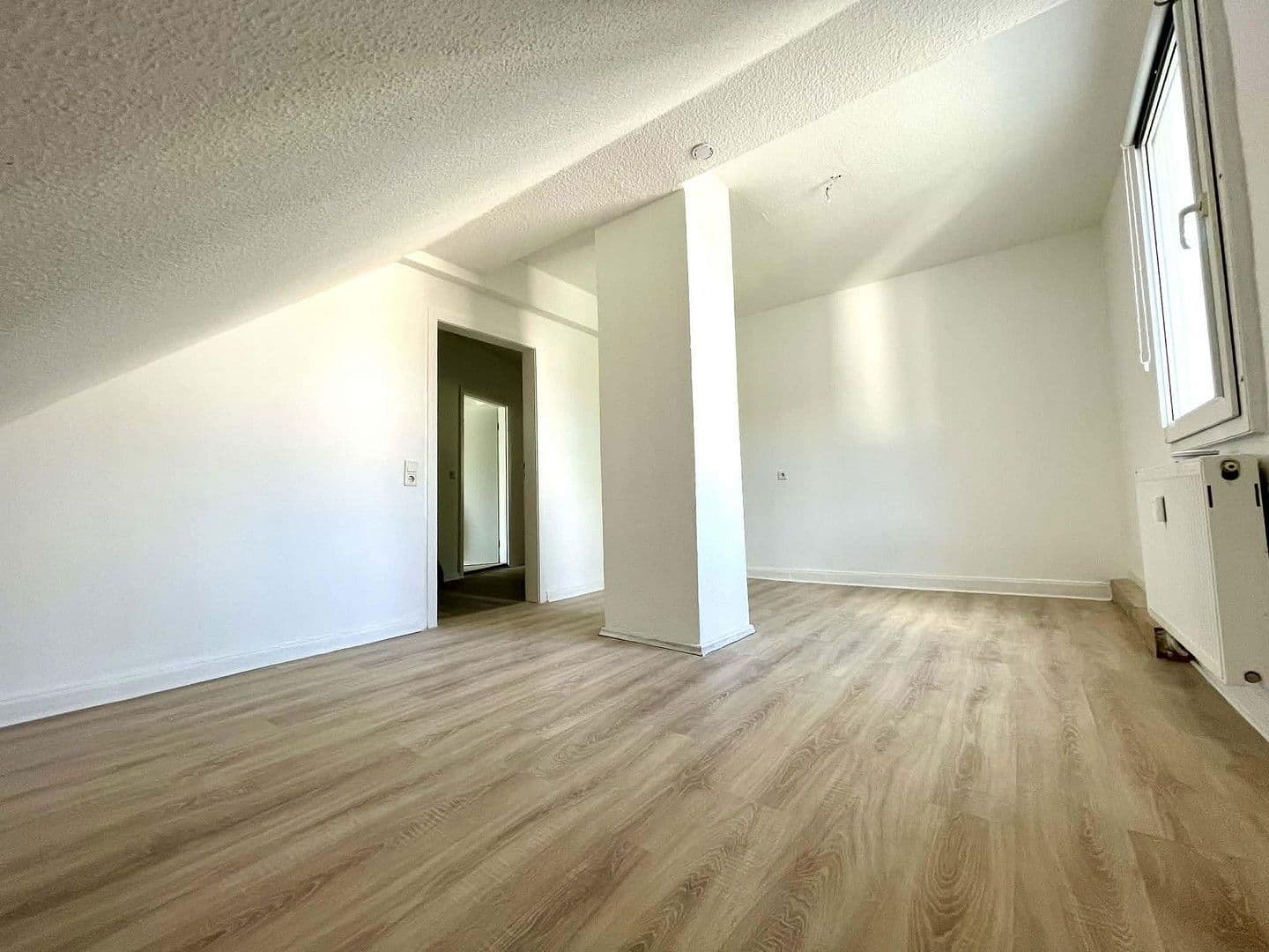 Pronájem bytu 2+1 54 m², Sonnborner Straße, Wuppertal, Severní Porýní-Vestfálsko Pronájem bytu 2+1 54 m², Sonnborner Straße, Wuppertal, Severní Porýní-Vestfálsko