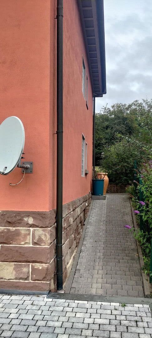 Prodej domu 216 m², pozemek 580 m², Sankt Johanner Straße 49, Saarbrücken, Země Sársko Prodej domu 216 m², pozemek 580 m², Sankt Johanner Straße 49, Saarbrücken, Země Sársko