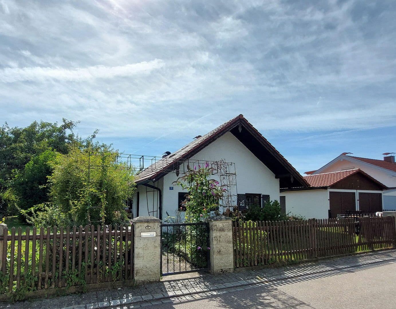 Prodej pozemku 899 m², Bruckmühl, Bavorsko Prodej pozemku 899 m², Bruckmühl, Bavorsko