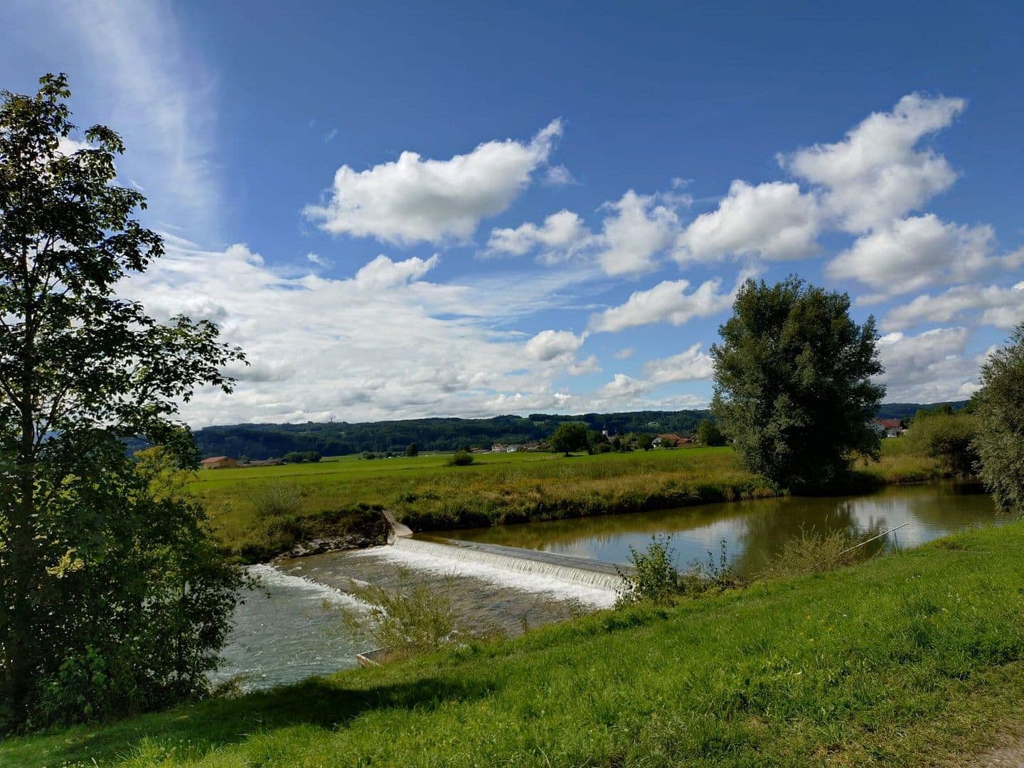 Prodej pozemku 899 m², Bruckmühl, Bavorsko Prodej pozemku 899 m², Bruckmühl, Bavorsko